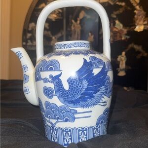 Seymour Mann Blue White Oriental Scene Coffeepot/
Teapot